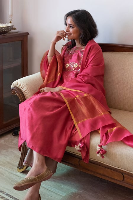 Shop Vaaya Red Silk, Chanderi Gota Patti, Embroidery Round Neck Kurta Pant Set at Aza Fashions Shop_Vaaya_Red Silk, Chanderi Gota Patti, Embroidery Round Neck Kurta Pant Set _at_Aza_Fashions