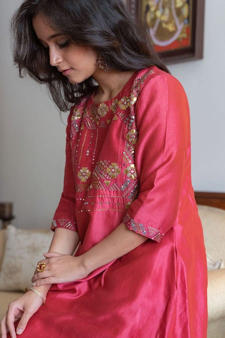 Vaaya Red Silk, Chanderi Gota Patti, Embroidery Round Neck Kurta Pant Set Online at Aza Fashions Vaaya_Red Silk, Chanderi Gota Patti, Embroidery Round Neck Kurta Pant Set _Online_at_Aza_Fashions