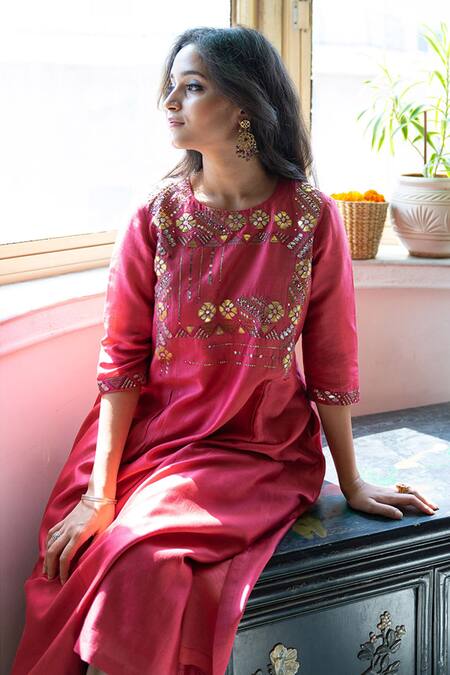 Buy Vaaya Red Silk, Chanderi Gota Patti, Embroidery Round Neck Kurta Pant Set Online at Aza Fashions Buy_Vaaya_Red Silk, Chanderi Gota Patti, Embroidery Round Neck Kurta Pant Set _Online_at_Aza_Fashions