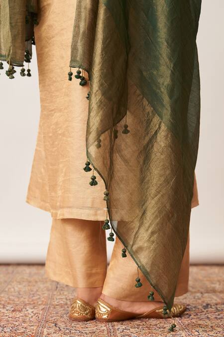 Vaaya Green Chanderi Tassels Solid Dupatta With Online at Aza Fashions Vaaya_Green Chanderi Tassels Solid Dupatta With _Online_at_Aza_Fashions