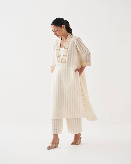 Buy_Vaaya_Off White Handloom Cotton, Chanderi Striped Kurta Set With Embellished Neckline 