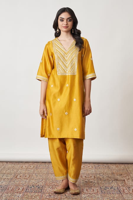 Vaaya_Yellow , Silk Embroidery V-neck Bloom Buta Kurta Set _Online_at_Aza_Fashions