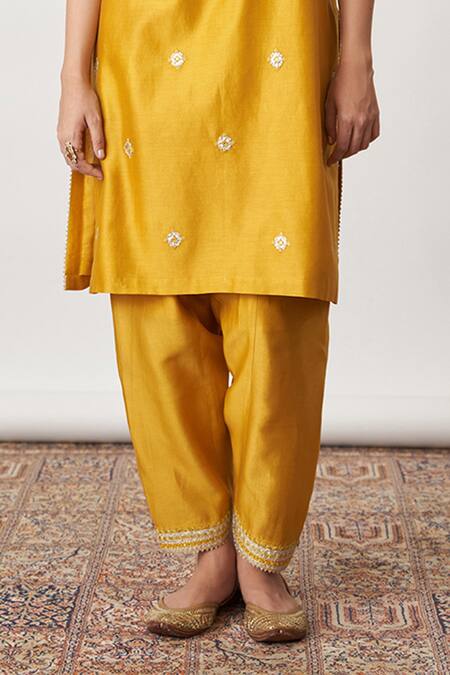 Buy_Vaaya_Yellow , Silk Embroidery V-neck Bloom Buta Kurta Set _Online_at_Aza_Fashions