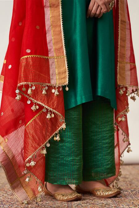 Buy_Vaaya_Red Silk Tassels Sikka Booti Woven Chanderi Dupatta_Online_at_Aza_Fashions