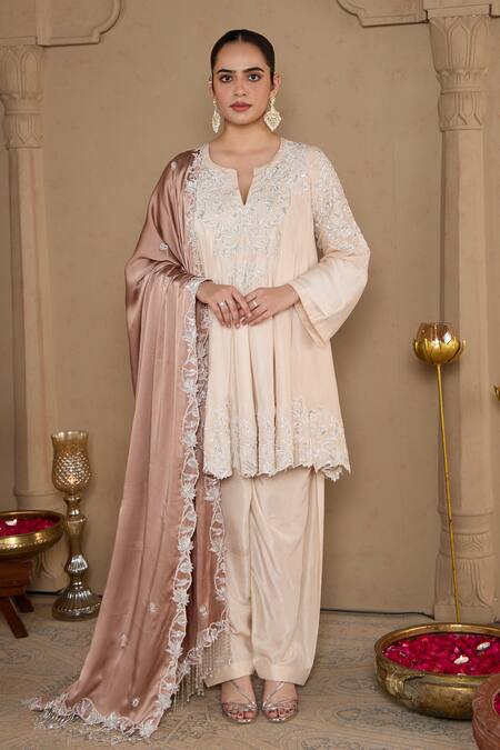 House Of Karmah Gold Silk Satin Cut Work, Tassels Split V-neck Floral Cutwork Kurta Set Online at Aza Fashions House Of Karmah_Gold Silk Satin Cut Work, Tassels Split V-neck Floral Cutwork Kurta Set _Online_at_Aza_Fashions