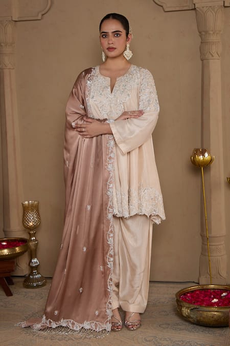 Buy House Of Karmah Gold Silk Satin Cut Work, Tassels Split V-neck Floral Cutwork Kurta Set Online at Aza Fashions Buy_House Of Karmah_Gold Silk Satin Cut Work, Tassels Split V-neck Floral Cutwork Kurta Set _Online_at_Aza_Fashions