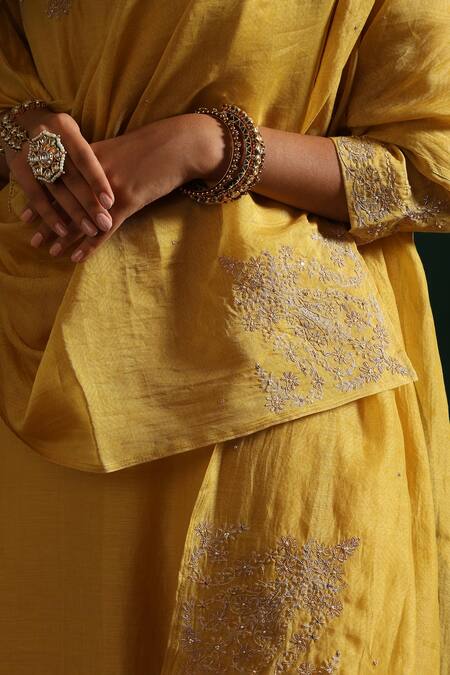 Beige_Yellow Chanderi, Cotton Satin Zari, Sequins V-neck Embroidered Kurta Pant Set_at_Aza_Fashions