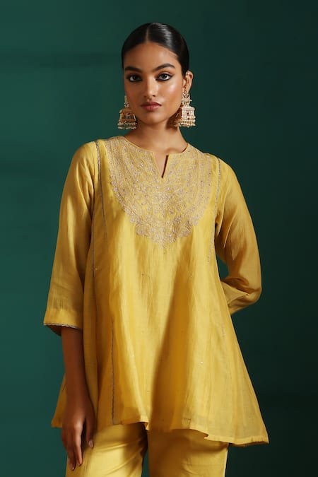 Buy_Beige_Yellow Chanderi, Cotton Satin Sequins, Zari Split Embroidered Tunic And Pant Set _Online_at_Aza_Fashions