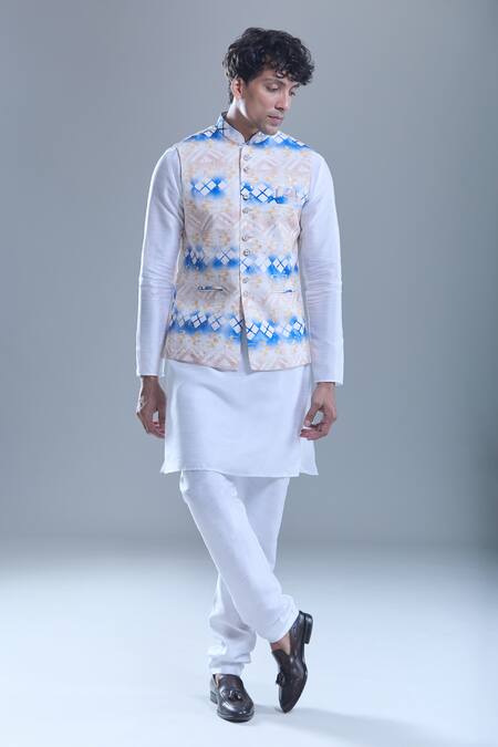 Arihant Rai Sinha White Silk, Cotton Foil Printing Geometric Bandi And Kurta Set at Aza Fashions Arihant Rai Sinha_White Silk, Cotton Foil Printing Geometric Bandi And Kurta Set _at_Aza_Fashions
