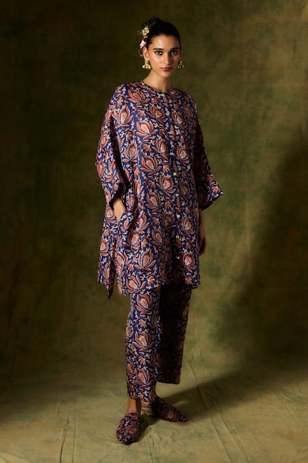 Shop Jodi Blue Silk Embroidery Round Neck Floral Handblock Print Kurta Set at Aza Fashions Shop_Jodi_Blue Silk Embroidery Round Neck Floral Handblock Print Kurta Set _at_Aza_Fashions
