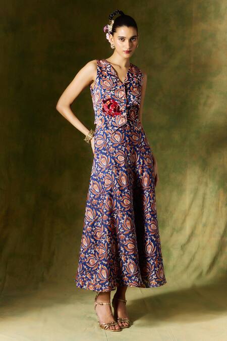 Jodi Blue Silk Sequins, Beads V-neck Floral Handblock Print Waistcoat Online at Aza Fashions Jodi_Blue Silk Sequins, Beads V-neck Floral Handblock Print Waistcoat _Online_at_Aza_Fashions