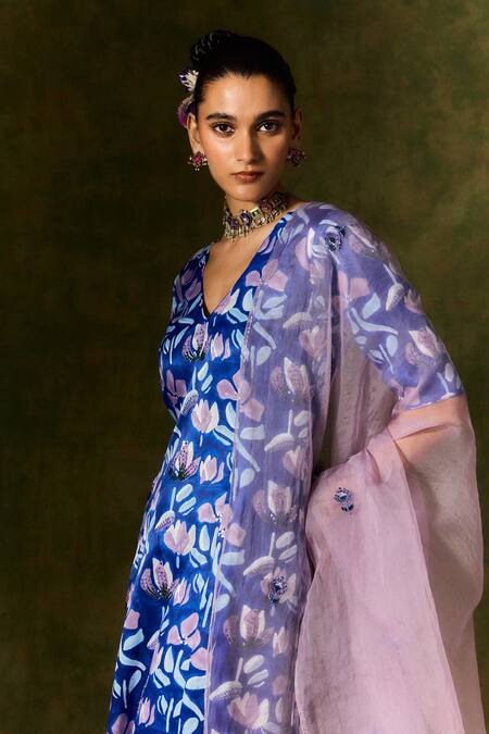 Jodi Pink Organza Sequins, Beads, Zari Hand Embroidered Dupatta Online at Aza Fashions Jodi_Pink Organza Sequins, Beads, Zari Hand Embroidered Dupatta _Online_at_Aza_Fashions