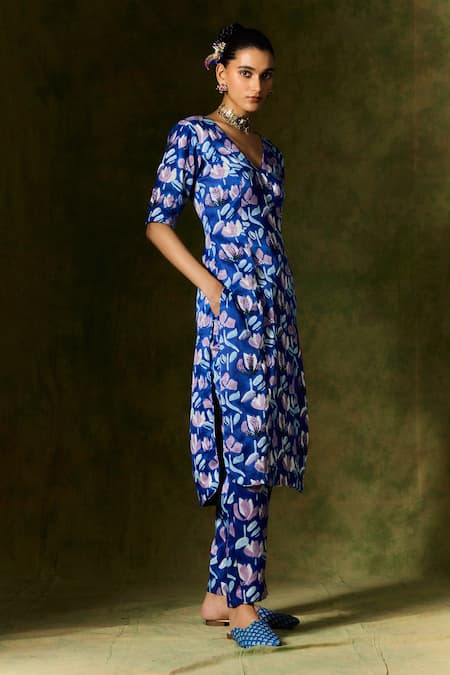 Jodi Blue Silk Embroidery, Sequins V-neck Floral Print Kurta Set With Trouser Online at Aza Fashions Jodi_Blue Silk Embroidery, Sequins V-neck Floral Print Kurta Set With Trouser _Online_at_Aza_Fashions