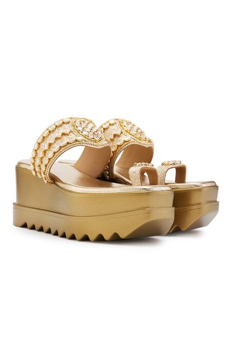 Buy_Anaar_Gold Embroidery Jadau Embellished Platform Wedges