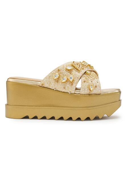 Buy_Anaar_Gold Stones, Zari, Crystals Vintage Vanity Jadau Heels _Online_at_Aza_Fashions