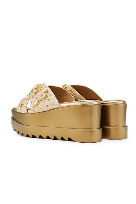 Shop_Anaar_Gold Stones, Zari, Crystals Vintage Vanity Jadau Heels _Online_at_Aza_Fashions