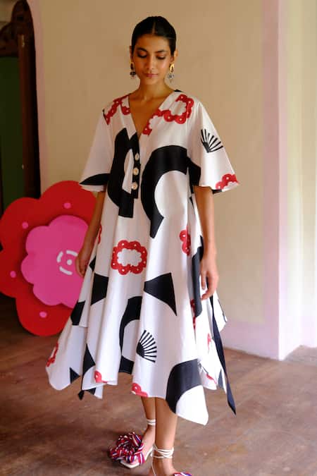 Shop Jodi White Cotton V-neck Geometric Handblock Print Midi Dress Online at Aza Fashions Shop_Jodi_White Cotton V-neck Geometric Handblock Print Midi Dress _Online_at_Aza_Fashions