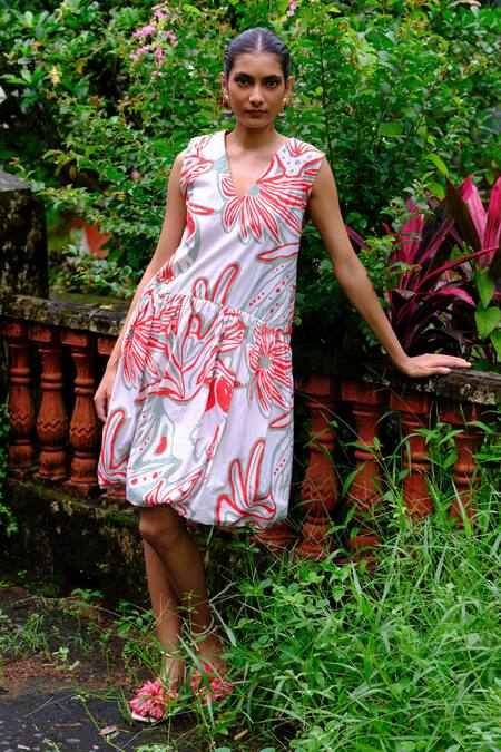 Buy_Jodi_White Cotton V-neck Floral Handblock Print Short Dress_Online_at_Aza_Fashions