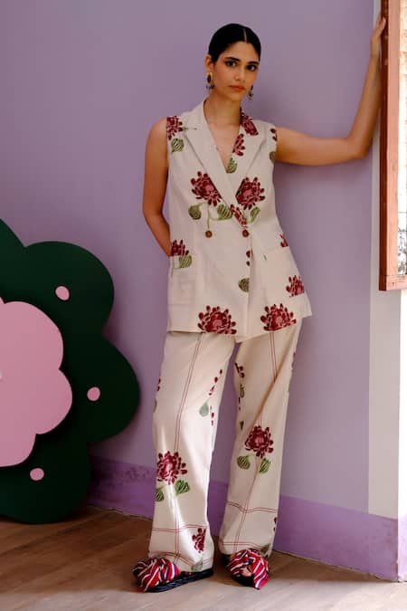 Shop Jodi Beige Cotton Floral Handblock Print Blazer at Aza Fashions Shop_Jodi_Beige Cotton Floral Handblock Print Blazer _at_Aza_Fashions