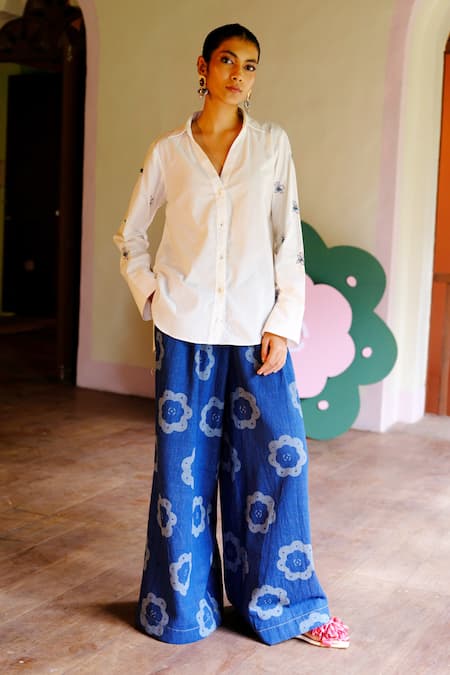 Jodi White , Satin, Handloom Floral Waistcoat And Shirt Set at Aza Fashions Jodi_White , Satin, Handloom Floral Waistcoat And Shirt Set _at_Aza_Fashions