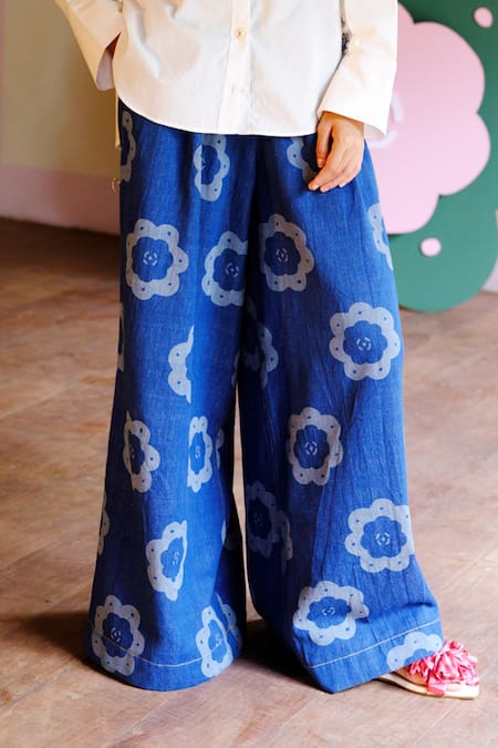 Buy Jodi White , Satin, Handloom Floral Waistcoat And Shirt Set Buy_Jodi_White , Satin, Handloom Floral Waistcoat And Shirt Set