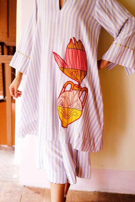 Buy_Jodi_Blue Handloom Cotton Embroidery, Applique Collared Striped Flower Vase Kurta _Online_at_Aza_Fashions