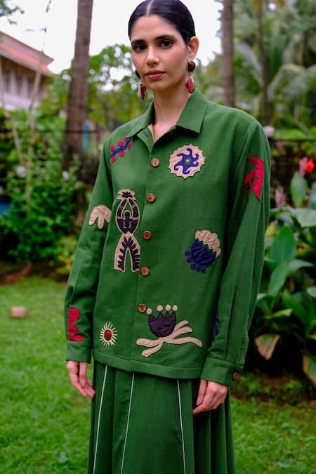 Buy Jodi Green Handloom Cotton Embroidery Collared Abstract Applique Jacket Online at Aza Fashions Buy_Jodi_Green Handloom Cotton Embroidery Collared Abstract Applique Jacket _Online_at_Aza_Fashions