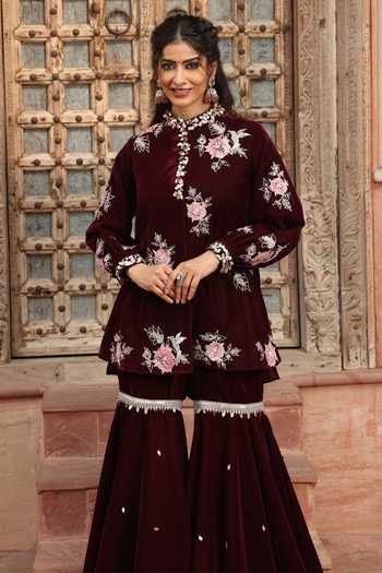 Buy_Ajiesh Oberoi_Wine Velvet Beads, Embroidery Mandarin Collar Floral Kurta Set _Online_at_Aza_Fashions