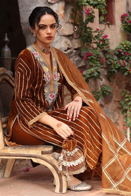 Shop_Ajiesh Oberoi_Gold Velvet, Organza Gota Patti, Embroidery V-neck Honey Kurta Set _Online_at_Aza_Fashions