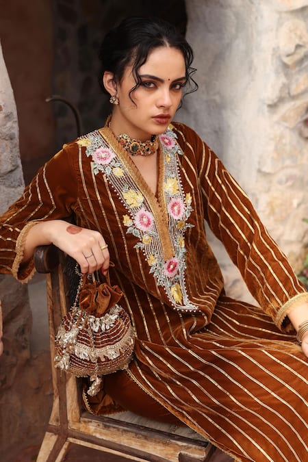 Ajiesh Oberoi_Gold Velvet, Organza Gota Patti, Embroidery V-neck Honey Kurta Set _at_Aza_Fashions