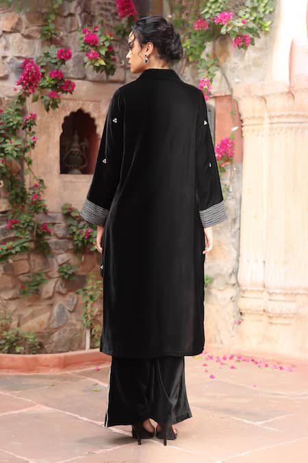 Shop_Ajiesh Oberoi_Black Velvet Cut Work Collared Abstract Embroidered Kurta Set _at_Aza_Fashions