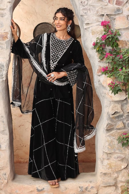 Ajiesh Oberoi_Black Velvet, Organza Beads, Sequins, Mirrors, Lace Round Embroidered Kurta Set _at_Aza_Fashions