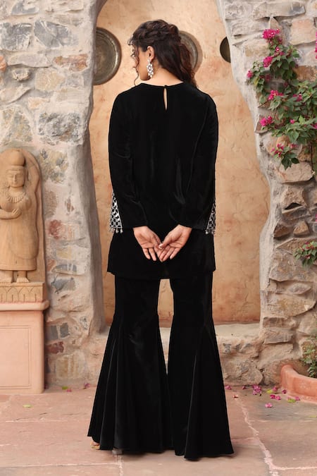 Shop Ajiesh Oberoi Black Velvet Mirrors, Sequins, Beads Round Neck Embroidered Kurta And Pant Set at Aza Fashions Shop_Ajiesh Oberoi_Black Velvet Mirrors, Sequins, Beads Round Neck Embroidered Kurta And Pant Set _at_Aza_Fashions