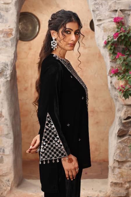 Ajiesh Oberoi Black Velvet Mirrors, Sequins, Beads Round Neck Embroidered Kurta And Pant Set at Aza Fashions Ajiesh Oberoi_Black Velvet Mirrors, Sequins, Beads Round Neck Embroidered Kurta And Pant Set _at_Aza_Fashions