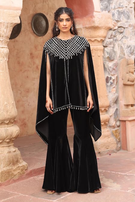 Buy_Ajiesh Oberoi_Black Velvet Geometric Embroidered Cape And Pant Set _Online_at_Aza_Fashions