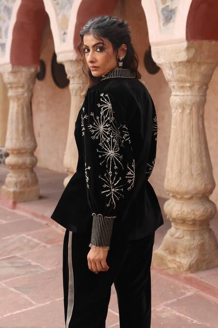 Buy_Ajiesh Oberoi_Black Velvet Embroidery Floral Blazer And Pant Set 