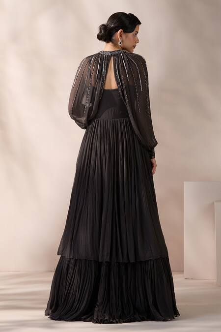Chaashni By Maansi And Ketan Nalki Embroidered Tiered Gown & Cape 