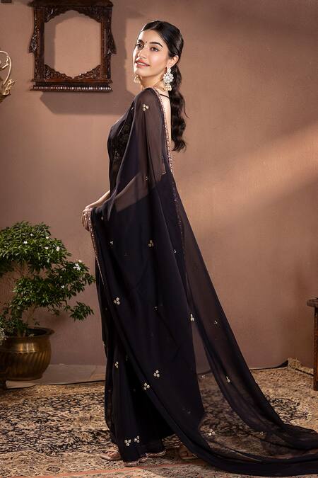 Krishna Padia Black Organza, Muslin Embroidery Square Neck Floral Saree Set at Aza Fashions Krishna Padia_Black Organza, Muslin Embroidery Square Neck Floral Saree Set _at_Aza_Fashions