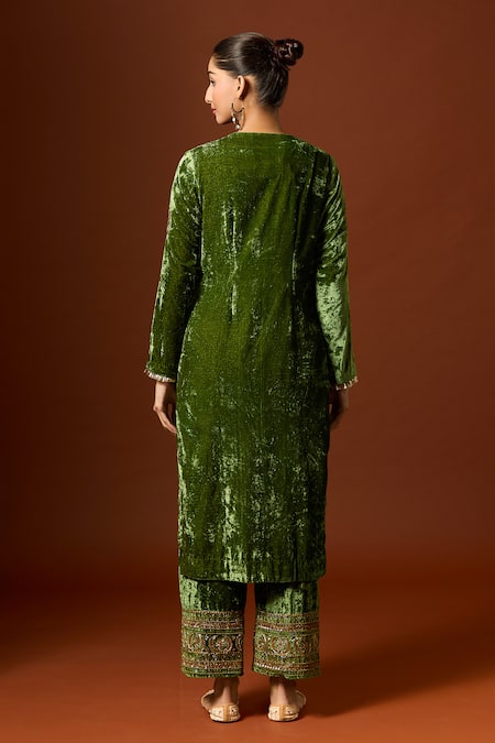 Yoshita Couture Floral Embroidered Kurta Pant Set 