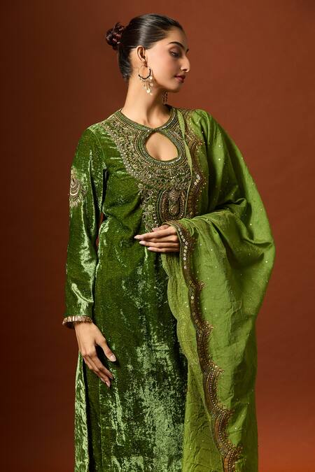Yoshita Couture Green Silk, Velvet Sequins, Beads, Embroidery Keyhole Floral Kurta Pant Set Online at Aza Fashions Yoshita Couture_Green Silk, Velvet Sequins, Beads, Embroidery Keyhole Floral Kurta Pant Set _Online_at_Aza_Fashions