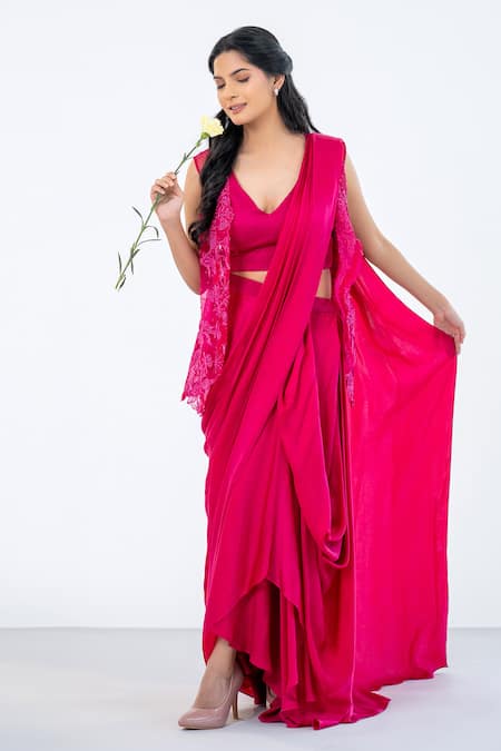 Shop Aanchal Vijaywargi Pink Organza Cut Work, Foxtail Solid Front Pleated Pre-draped Saree Set Online at Aza Fashions Shop_Aanchal Vijaywargi_Pink Organza Cut Work, Foxtail Solid Front Pleated Pre-draped Saree Set _Online_at_Aza_Fashions