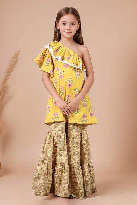 Samyukta Singhania Yellow Floral Print One Shoulder Kurta Set 