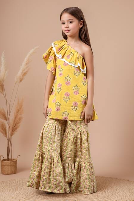 Petite Pomme Yellow Cotton Lace Floral Print One Shoulder Kurta Set Online at Aza Fashions Petite Pomme_Yellow Cotton Lace Floral Print One Shoulder Kurta Set _Online_at_Aza_Fashions