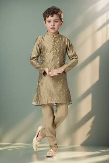 Shop Petite Pomme Gray Chanderi, Linen Zari Butta Kurta Set Online at Aza Fashions Shop_Petite Pomme_Gray Chanderi, Linen Zari Butta Kurta Set _Online_at_Aza_Fashions