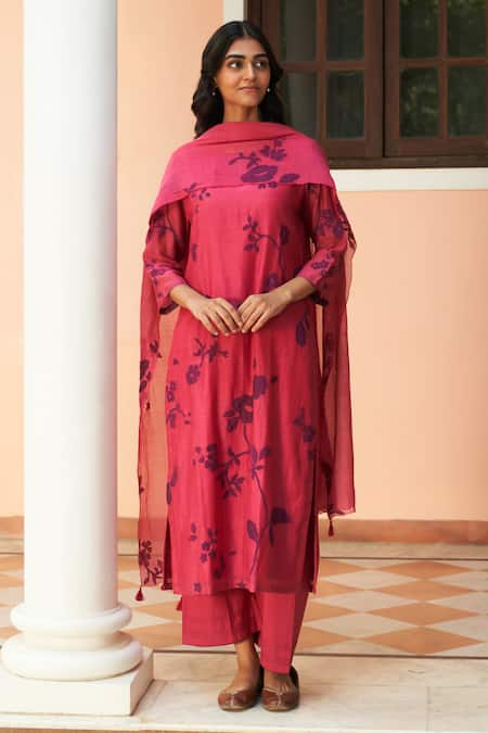 Vaayu Floral Applique Work Kurta Pant Set 