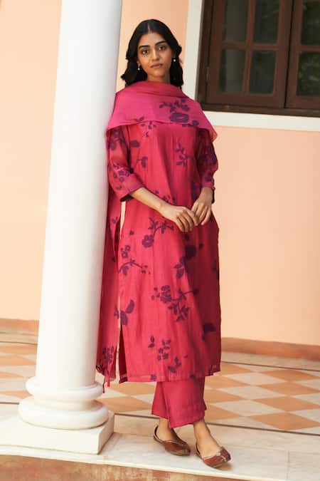 Vaayu Pink Muslin Applique Round Neck Floral Kurta Pant Set Online at Aza Fashions Vaayu_Pink Muslin Applique Round Neck Floral Kurta Pant Set_Online_at_Aza_Fashions