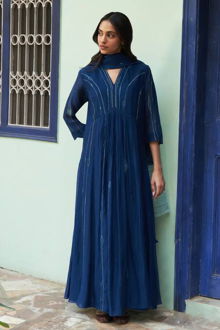 Shop_Vaayu_Blue Muslin Embroidery V-neck Floral Thread Work Anarkali Set_Online_at_Aza_Fashions