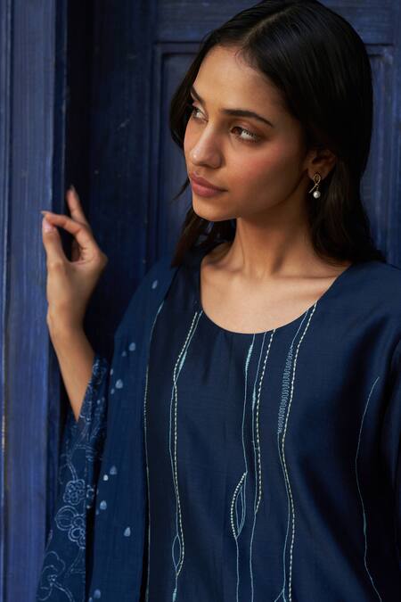 Shop_Vaayu_Blue Muslin Embroidery Round Neck Floral Thread Work Kurta Set_Online_at_Aza_Fashions