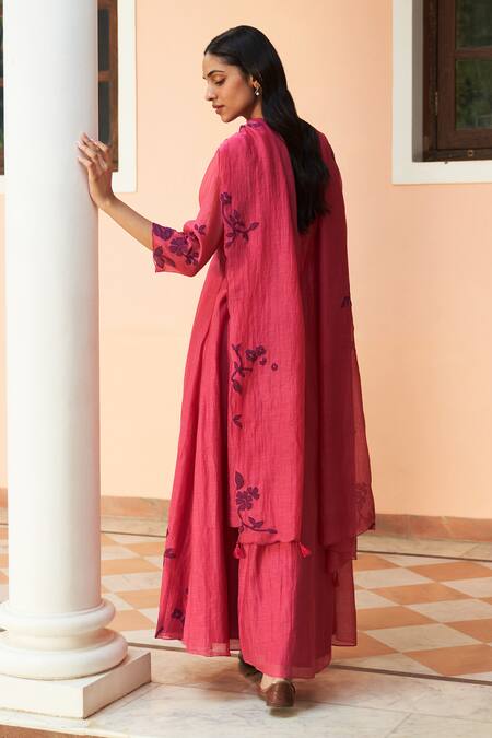 Shop Vaayu Pink Muslin Embroidery Round Neck Floral Applique Anarkali Set at Aza Fashions Shop_Vaayu_Pink Muslin Embroidery Round Neck Floral Applique Anarkali Set_at_Aza_Fashions