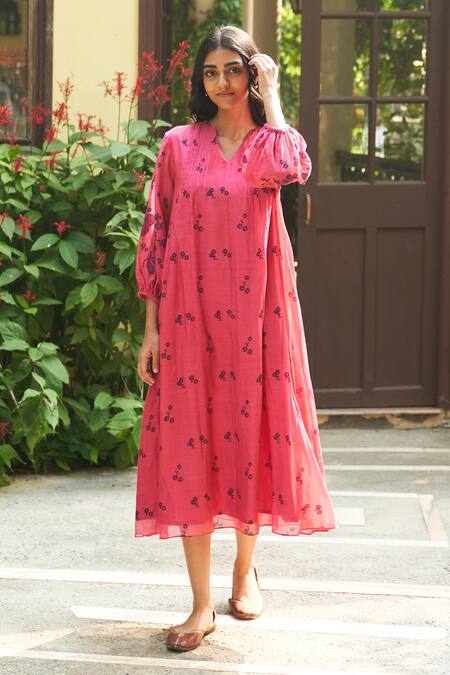 Vaayu_Pink Muslin V-neck Floral Pintuck Midi Dress_Online_at_Aza_Fashions